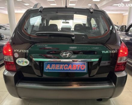 Черный Хендай Туксон, объемом двигателя 0 л и пробегом 160 тыс. км за 8800 $, фото 8 на Automoto.ua