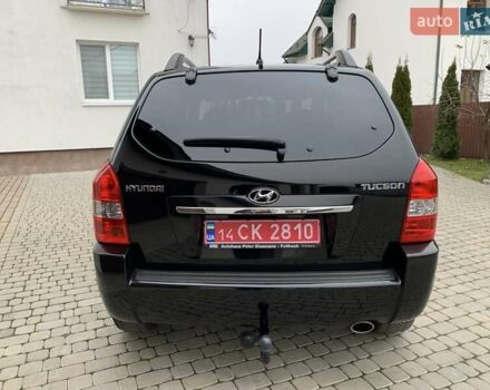 Черный Хендай Туксон, объемом двигателя 2 л и пробегом 114 тыс. км за 8850 $, фото 10 на Automoto.ua