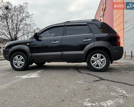 Черный Хендай Туксон, объемом двигателя 2 л и пробегом 282 тыс. км за 8700 $, фото 8 на Automoto.ua