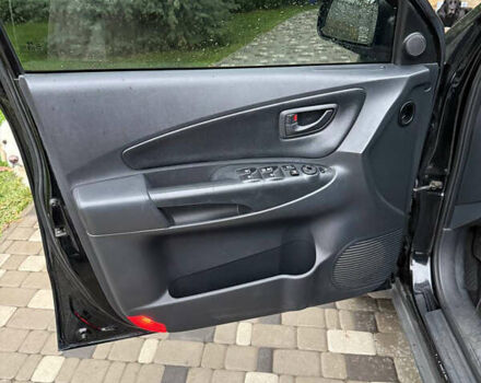 Черный Хендай Туксон, объемом двигателя 2.66 л и пробегом 205 тыс. км за 10000 $, фото 43 на Automoto.ua