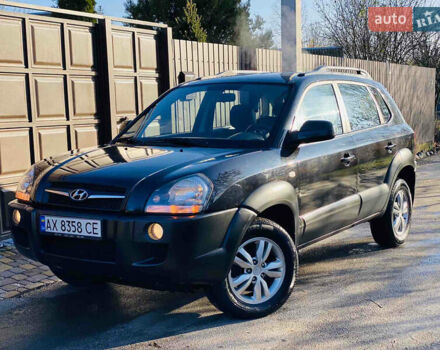 Черный Хендай Туксон, объемом двигателя 1.99 л и пробегом 95 тыс. км за 8500 $, фото 31 на Automoto.ua