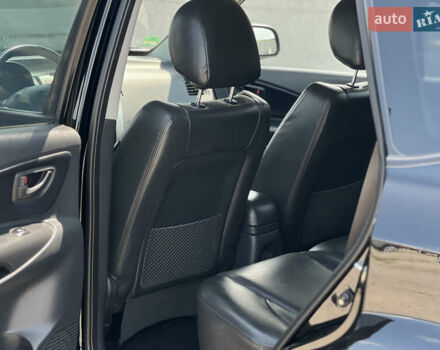 Чорний Хендай Туксон, об'ємом двигуна 2 л та пробігом 163 тис. км за 9199 $, фото 34 на Automoto.ua