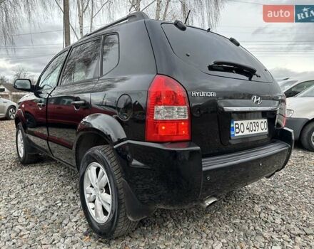 Чорний Хендай Туксон, об'ємом двигуна 2 л та пробігом 166 тис. км за 7500 $, фото 2 на Automoto.ua