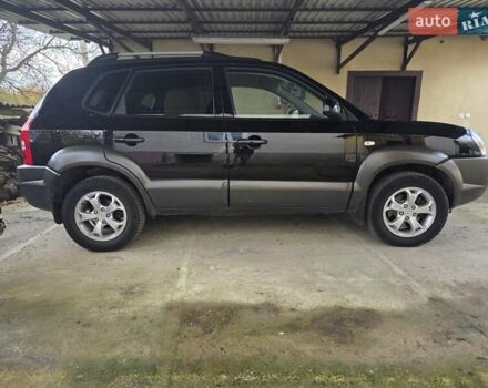 Хендай Туксон 2009 в Гусятине на Automoto.ua Черный Хендай Туксон, объемом двигателя 2 л и пробегом 143 тыс. км за 9700 $, фото 3 на Automoto.ua