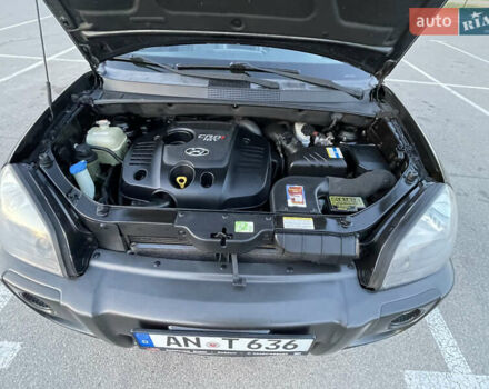 Чорний Хендай Туксон, об'ємом двигуна 2 л та пробігом 185 тис. км за 7783 $, фото 5 на Automoto.ua