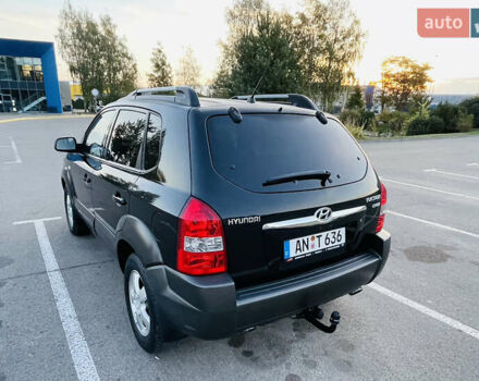 Чорний Хендай Туксон, об'ємом двигуна 2 л та пробігом 185 тис. км за 7783 $, фото 9 на Automoto.ua