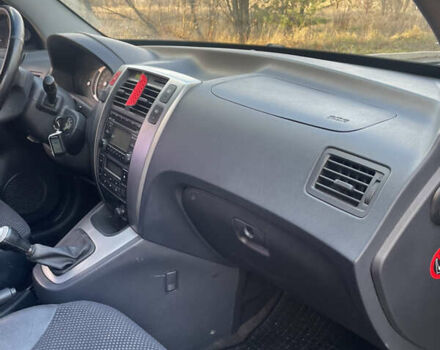 Чорний Хендай Туксон, об'ємом двигуна 1.98 л та пробігом 180 тис. км за 7950 $, фото 17 на Automoto.ua