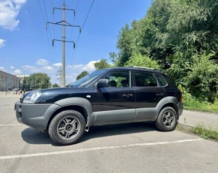 Чорний Хендай Туксон, об'ємом двигуна 2 л та пробігом 260 тис. км за 5500 $, фото 3 на Automoto.ua