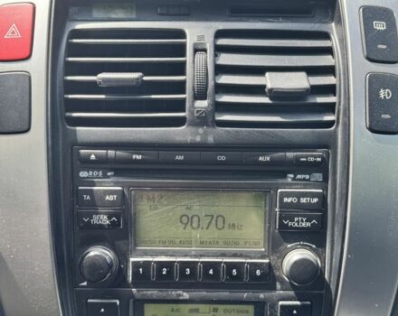 Чорний Хендай Туксон, об'ємом двигуна 2 л та пробігом 260 тис. км за 5500 $, фото 14 на Automoto.ua