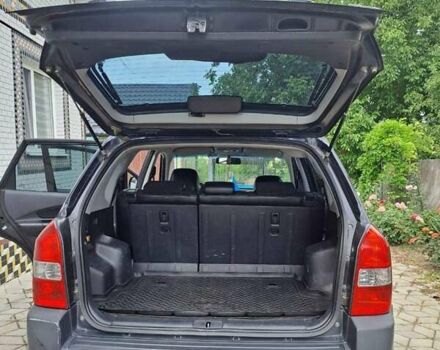 Чорний Хендай Туксон, об'ємом двигуна 1.98 л та пробігом 253 тис. км за 8500 $, фото 3 на Automoto.ua