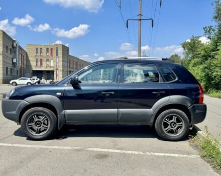 Чорний Хендай Туксон, об'ємом двигуна 2 л та пробігом 260 тис. км за 5500 $, фото 4 на Automoto.ua