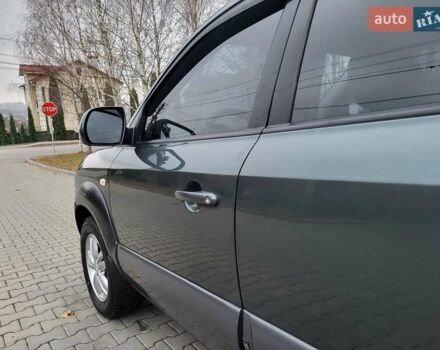 Чорний Хендай Туксон, об'ємом двигуна 1.98 л та пробігом 160 тис. км за 10300 $, фото 116 на Automoto.ua