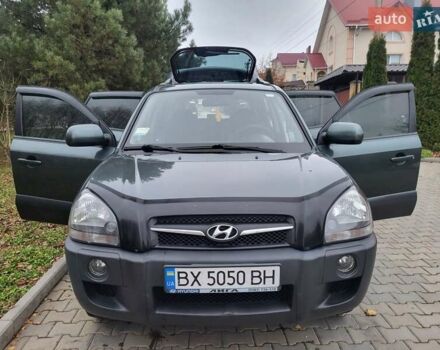 Чорний Хендай Туксон, об'ємом двигуна 1.98 л та пробігом 160 тис. км за 10300 $, фото 49 на Automoto.ua