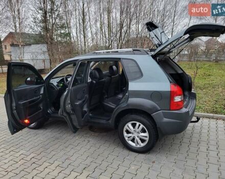 Чорний Хендай Туксон, об'ємом двигуна 1.98 л та пробігом 160 тис. км за 10300 $, фото 54 на Automoto.ua