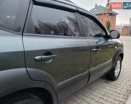 Чорний Хендай Туксон, об'ємом двигуна 1.98 л та пробігом 160 тис. км за 10300 $, фото 123 на Automoto.ua