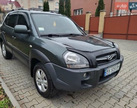 Чорний Хендай Туксон, об'ємом двигуна 1.98 л та пробігом 160 тис. км за 10300 $, фото 6 на Automoto.ua