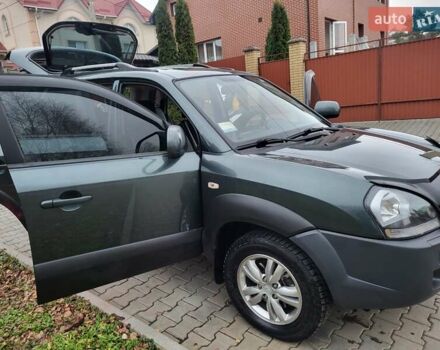 Чорний Хендай Туксон, об'ємом двигуна 1.98 л та пробігом 160 тис. км за 10300 $, фото 79 на Automoto.ua