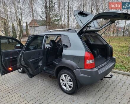 Чорний Хендай Туксон, об'ємом двигуна 1.98 л та пробігом 160 тис. км за 10300 $, фото 58 на Automoto.ua