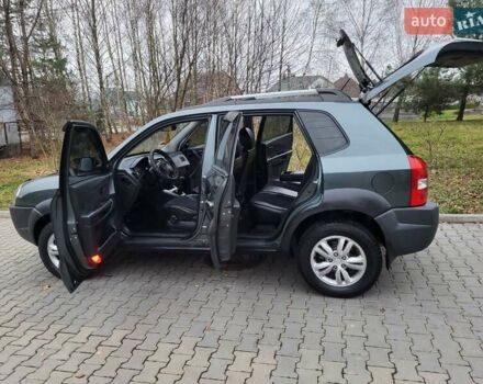 Чорний Хендай Туксон, об'ємом двигуна 1.98 л та пробігом 160 тис. км за 10300 $, фото 57 на Automoto.ua