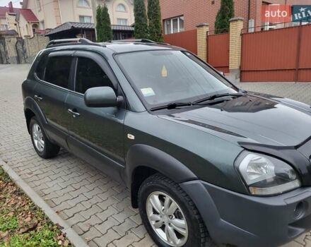 Чорний Хендай Туксон, об'ємом двигуна 1.98 л та пробігом 160 тис. км за 10300 $, фото 7 на Automoto.ua