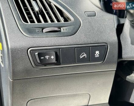 Чорний Хендай Туксон, об'ємом двигуна 2 л та пробігом 164 тис. км за 11490 $, фото 14 на Automoto.ua