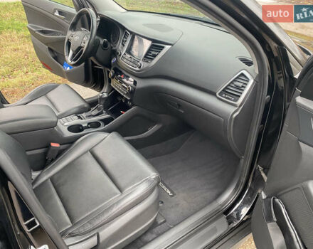 Черный Хендай Туксон, объемом двигателя 2 л и пробегом 190 тыс. км за 18000 $, фото 20 на Automoto.ua