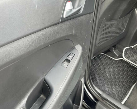 Хендай Туксон 2015 у Стрые на Automoto.ua Чорний Хендай Туксон, об'ємом двигуна 2 л та пробігом 189 тис. км за 20000 $, фото 14 на Automoto.ua