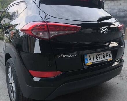 Чорний Хендай Туксон, об'ємом двигуна 1.7 л та пробігом 220 тис. км за 16000 $, фото 4 на Automoto.ua