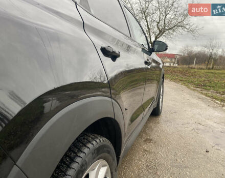 Черный Хендай Туксон, объемом двигателя 2 л и пробегом 190 тыс. км за 18000 $, фото 10 на Automoto.ua