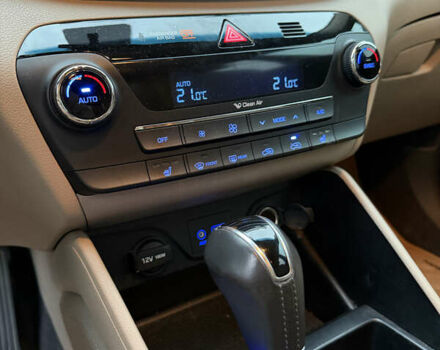 Черный Хендай Туксон, объемом двигателя 1.6 л и пробегом 123 тыс. км за 17500 $, фото 21 на Automoto.ua