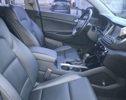 Чорний Хендай Туксон, об'ємом двигуна 1.7 л та пробігом 220 тис. км за 16000 $, фото 1 на Automoto.ua