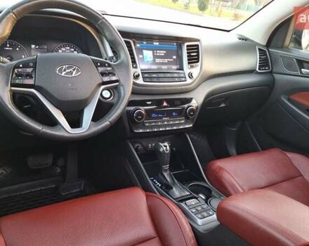 Чорний Хендай Туксон, об'ємом двигуна 2 л та пробігом 192 тис. км за 21000 $, фото 44 на Automoto.ua