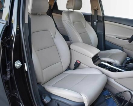 Черный Хендай Туксон, объемом двигателя 1.6 л и пробегом 73 тыс. км за 16200 $, фото 13 на Automoto.ua