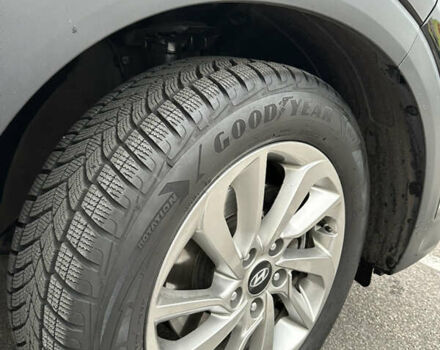 Черный Хендай Туксон, объемом двигателя 2 л и пробегом 120 тыс. км за 17800 $, фото 14 на Automoto.ua