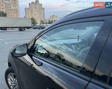Черный Хендай Туксон, объемом двигателя 2 л и пробегом 159 тыс. км за 16500 $, фото 17 на Automoto.ua