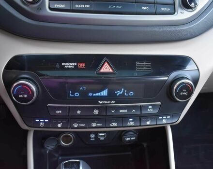 Черный Хендай Туксон, объемом двигателя 1.6 л и пробегом 73 тыс. км за 16200 $, фото 11 на Automoto.ua