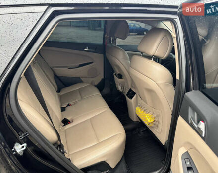 Хендай Туксон 2016 у Братском на Automoto.ua Чорний Хендай Туксон, об'ємом двигуна 1.69 л та пробігом 120 тис. км за 21500 $, фото 17 на Automoto.ua