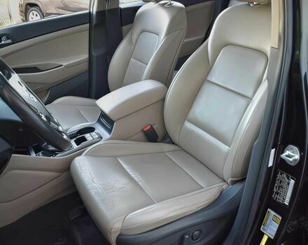 Черный Хендай Туксон, объемом двигателя 1.6 л и пробегом 73 тыс. км за 16200 $, фото 8 на Automoto.ua