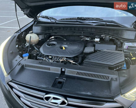 Черный Хендай Туксон, объемом двигателя 2 л и пробегом 159 тыс. км за 16500 $, фото 29 на Automoto.ua