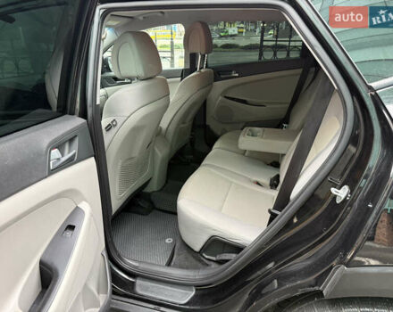 Черный Хендай Туксон, объемом двигателя 2 л и пробегом 168 тыс. км за 13400 $, фото 13 на Automoto.ua