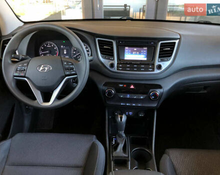 Чорний Хендай Туксон, об'ємом двигуна 2 л та пробігом 134 тис. км за 15700 $, фото 9 на Automoto.ua