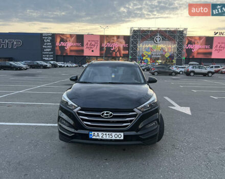 Черный Хендай Туксон, объемом двигателя 2 л и пробегом 159 тыс. км за 16500 $, фото 7 на Automoto.ua