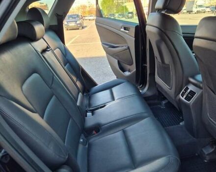 Хендай Туксон 2016 у Чернівцях на Automoto.ua Чорний Хендай Туксон, об'ємом двигуна 2.2 л та пробігом 234 тис. км за 19500 $, фото 4 на Automoto.ua