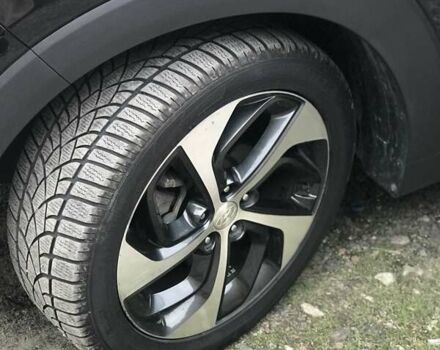 Черный Хендай Туксон, объемом двигателя 1.59 л и пробегом 188 тыс. км за 15500 $, фото 4 на Automoto.ua