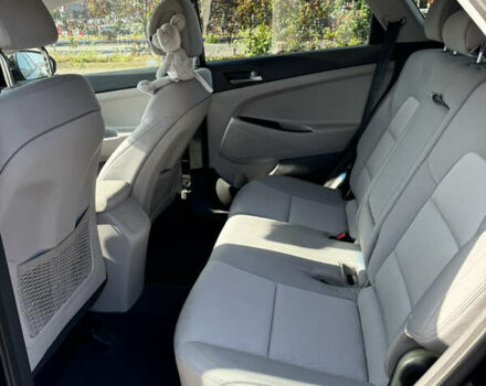 Черный Хендай Туксон, объемом двигателя 2 л и пробегом 110 тыс. км за 18000 $, фото 9 на Automoto.ua