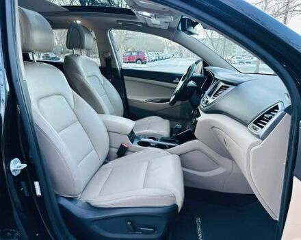 Черный Хендай Туксон, объемом двигателя 1.6 л и пробегом 71 тыс. км за 9000 $, фото 8 на Automoto.ua