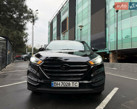 Черный Хендай Туксон, объемом двигателя 2 л и пробегом 168 тыс. км за 13400 $, фото 2 на Automoto.ua
