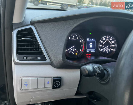 Черный Хендай Туксон, объемом двигателя 2 л и пробегом 159 тыс. км за 16500 $, фото 27 на Automoto.ua