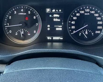 Черный Хендай Туксон, объемом двигателя 2 л и пробегом 222 тыс. км за 14000 $, фото 4 на Automoto.ua