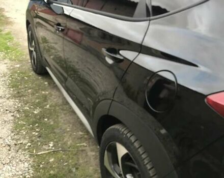 Черный Хендай Туксон, объемом двигателя 1.59 л и пробегом 188 тыс. км за 15500 $, фото 5 на Automoto.ua